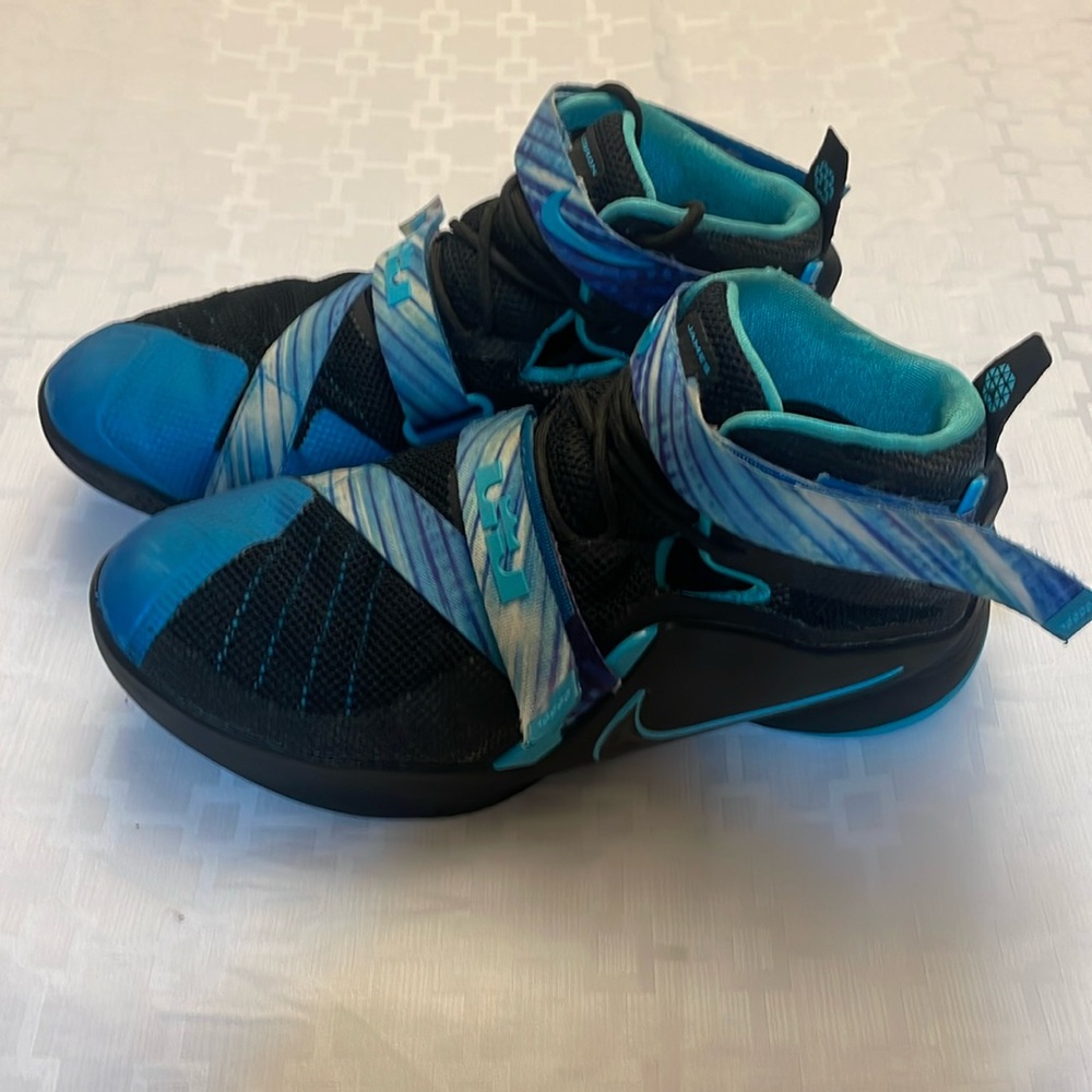 Nike Lebron Soldier